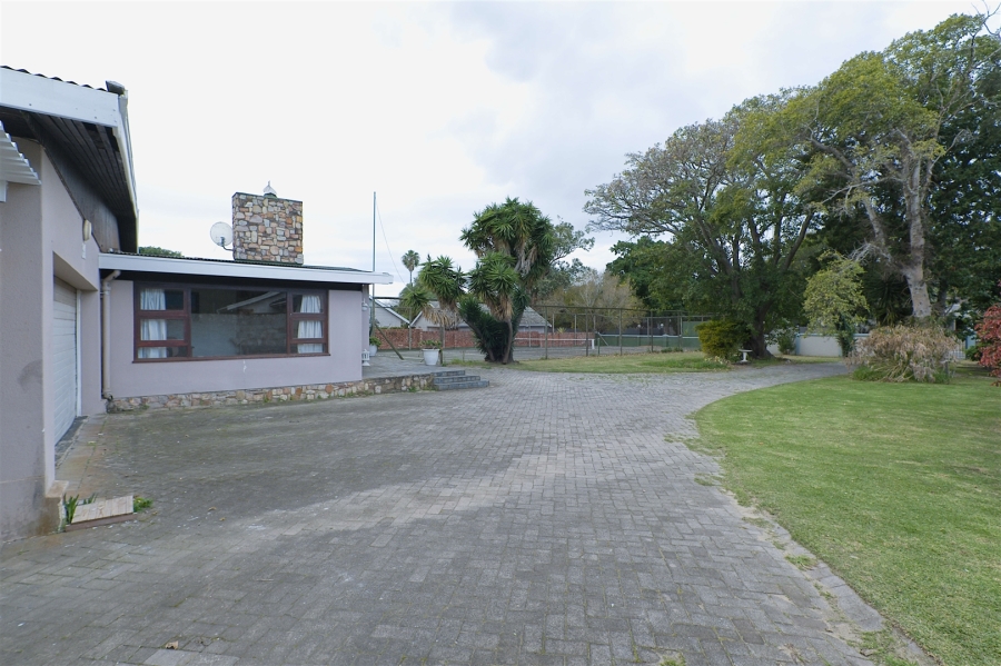 4 Bedroom Property for Sale in Walmer Eastern Cape